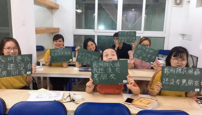 Hình 2: Hoa Ngữ Sao Việt: Trung tâm dạy tiếng Trung ở Dĩ An Bình Dương