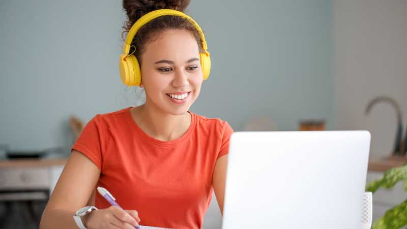 Học PTE có khó không? Những thách thức và cách vượt qua Học PTE có khó không? Những thách thức và cách vượt qua